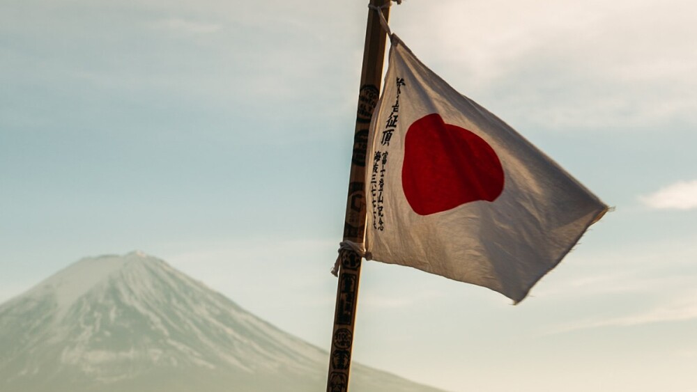 japanese-flag-mountain