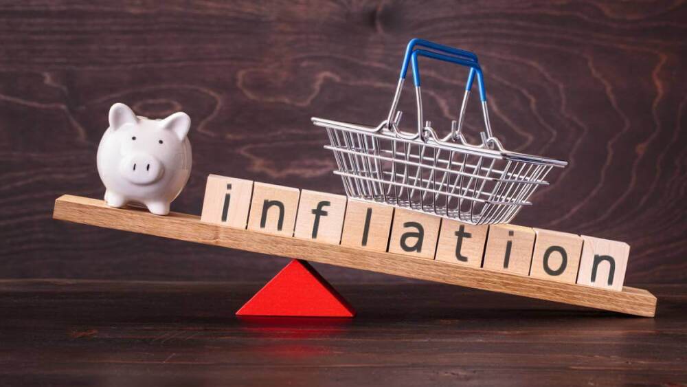 inflation-balance-piggy-bank